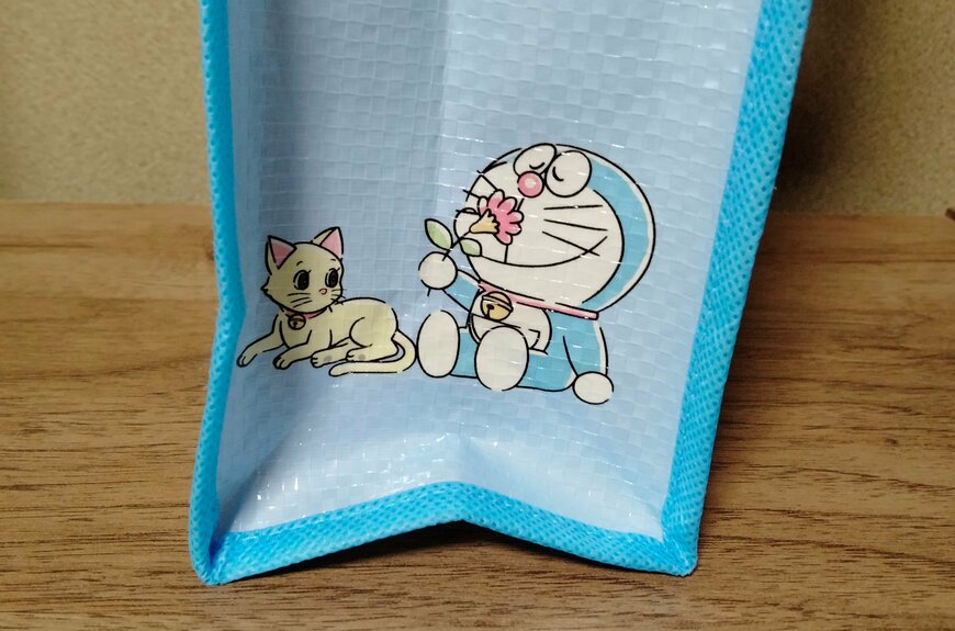 筆者撮影（ダイソー、トートバッグ（タテ型） D/R ラブラブ）