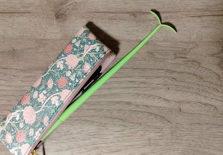 筆者撮影（ダイソー、ボールペン（葉っぱ））