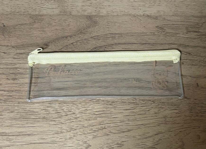 筆者撮影（ダイソー、スリムペンケース　ポチャッコ）