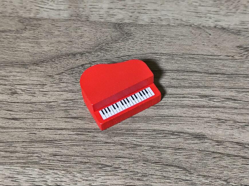 筆者撮影（セリア、ドール ミニピアノ）