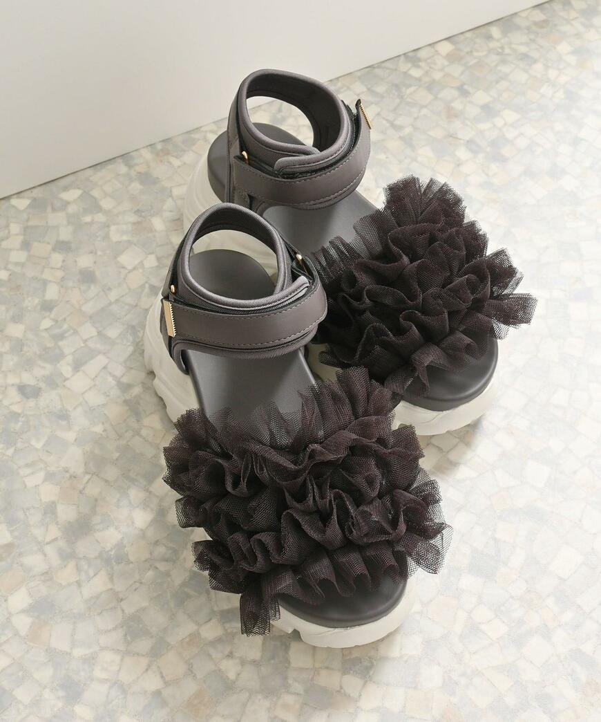 出所：ハニーズ公式オンラインストア フリルスポーツサンダル