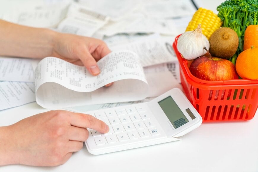 65歳から年金生活に入ったら「生活費」はひと月いくら？「貯蓄額」と「年金受給額」の平均も見てみよう！