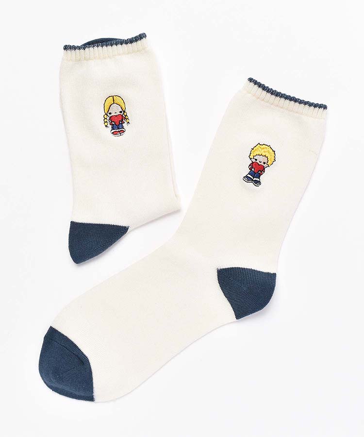 出所：Bleu Bleuet（ブルーブルーエ）公式サイト　パティ＆ジミーバイカラー刺繍ソックス
