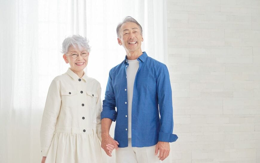 【60歳代・二人以上世帯】貯蓄の中央値は「1400万円」。高齢者世帯の総所得の平均は336.1万円、このうち6割強が公的年金《所得の内訳を確認》