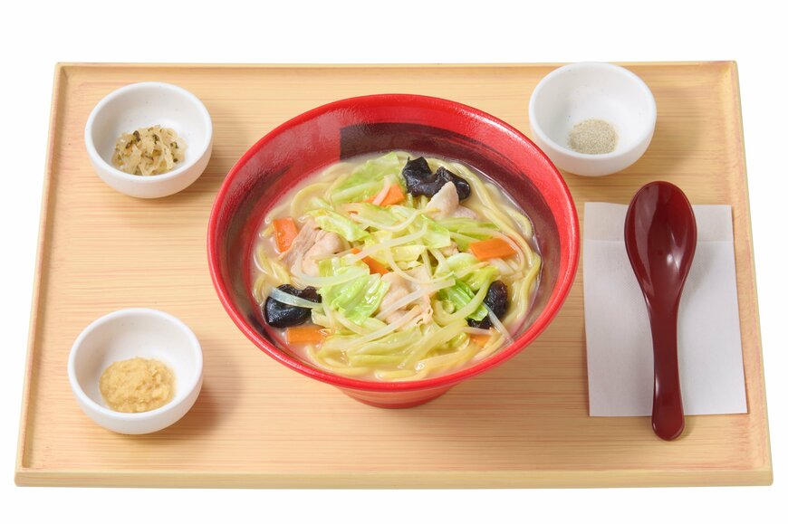 出所：株式会社プレナス「「やよい軒」 の麺シリーズに新商品が登場 白湯スープにもちもち食感の麺が絡まり1/2日分の野菜が摂れる 関東のソウルフード『野菜タンメンとから揚げの定食』3月19日（火）より新発売」