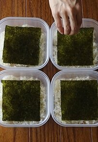 【タッパー弁当】4人分の「ゴマタルタルのチキン南蛮弁当」が話題。タルタルソースのアクセントに使った食材にも注目