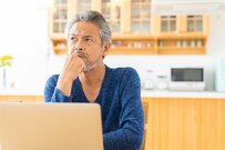 60歳代のおひとりさま「貯蓄ゼロ」は約29％。老後生活に向けたお金事情とは