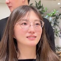 【変身】腰までのスーパーロングの女性　くびれボブにした結果…さっぱりオシャレな仕上がりに笑顔