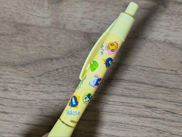 ダイソーで「たまごっちデザインのシャーペン」をゲット！懐かしい