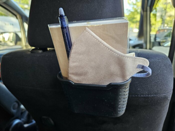 手帳やマスクを収納してみました