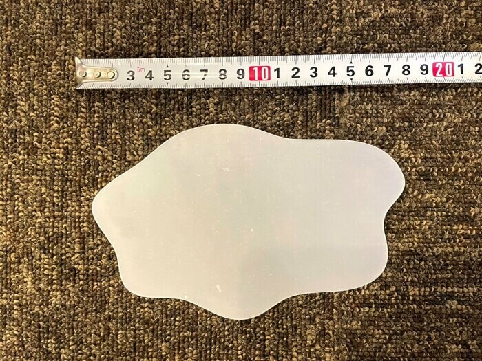 器型ではなくフラットな形なのでボードに近いデザイン