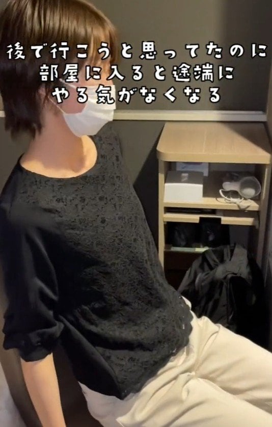 出所：@superhotel_official「ホテルあるある　コンビニに行くか迷う道中」