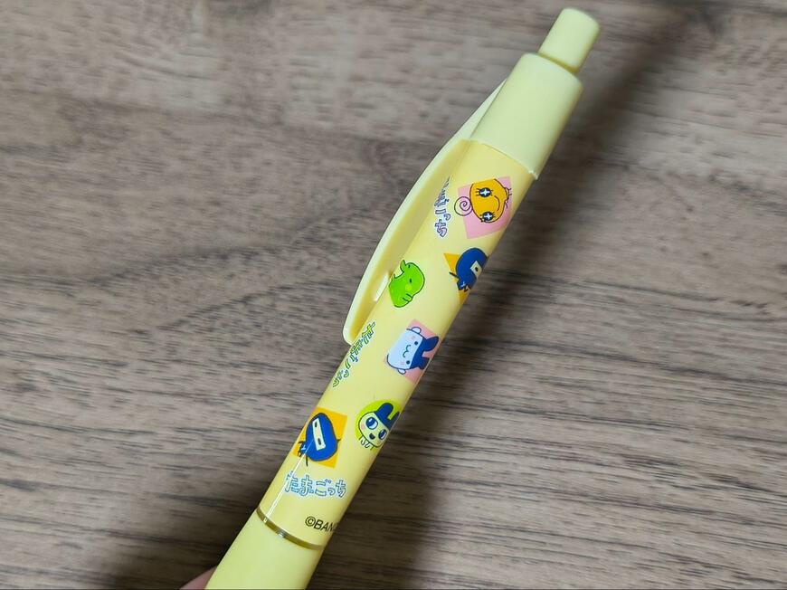 筆者撮影（ダイソー、たまごっち　シャープペンシル）