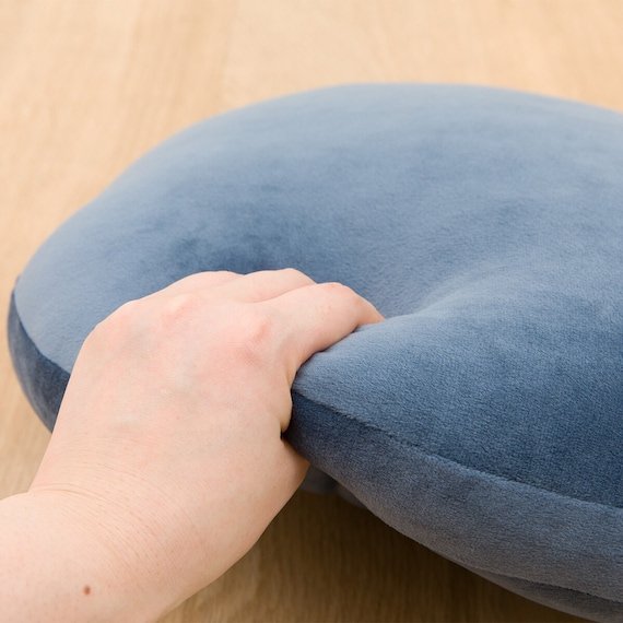 出所：ニトリ公式　洗える モチモチクッション（MM40R GY）