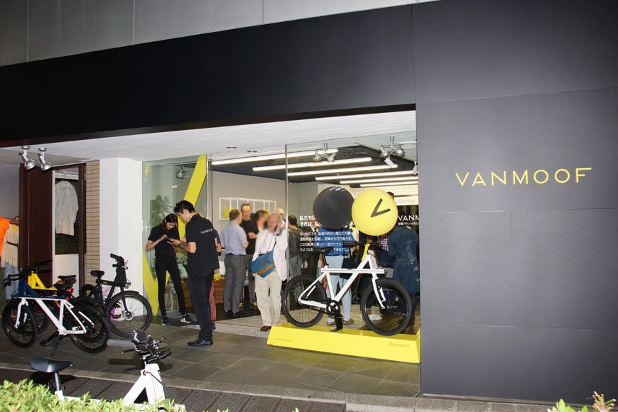 原宿店がオープンしES2の試乗もできる（著者撮影、以下特記のないものは同様）