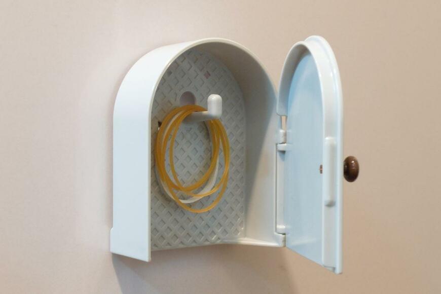 キャンドゥの「輪ゴムフック ドア型」