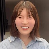 ボブスタイルの女性が「似合わせカット」でイメチェン！フォルムの美しい「ふんわりマッシュショート」で笑顔に