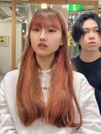 「ヘアドネーションがしたい」ブリーチと縮毛矯正済みの女性　ばっさりカットでツヤのあるキュートなボブスタイルに！