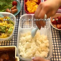 彼女が作る「ポークチャプ弁当」　食欲そそる卵との組み合わせに絶賛の声