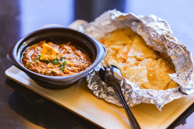 【長時間待たされた】インド料理店でカレーをテイクアウト　店主が耳打ちした「すごいサービス」の正体に笑ってしまう