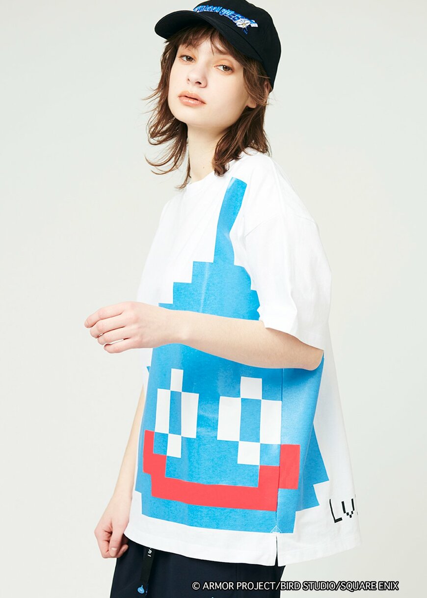 出所：グラニフ公式サイト　Tシャツ　つやつやスライム © ARMOR PROJECT/BIRD STUDIO/SQUARE ENIX