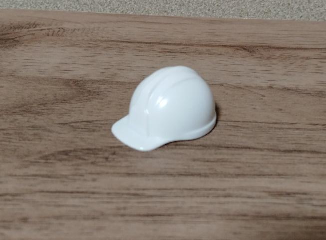 筆者撮影（山田化学株式会社、ミニチュア ショベル＆ヘルメット）