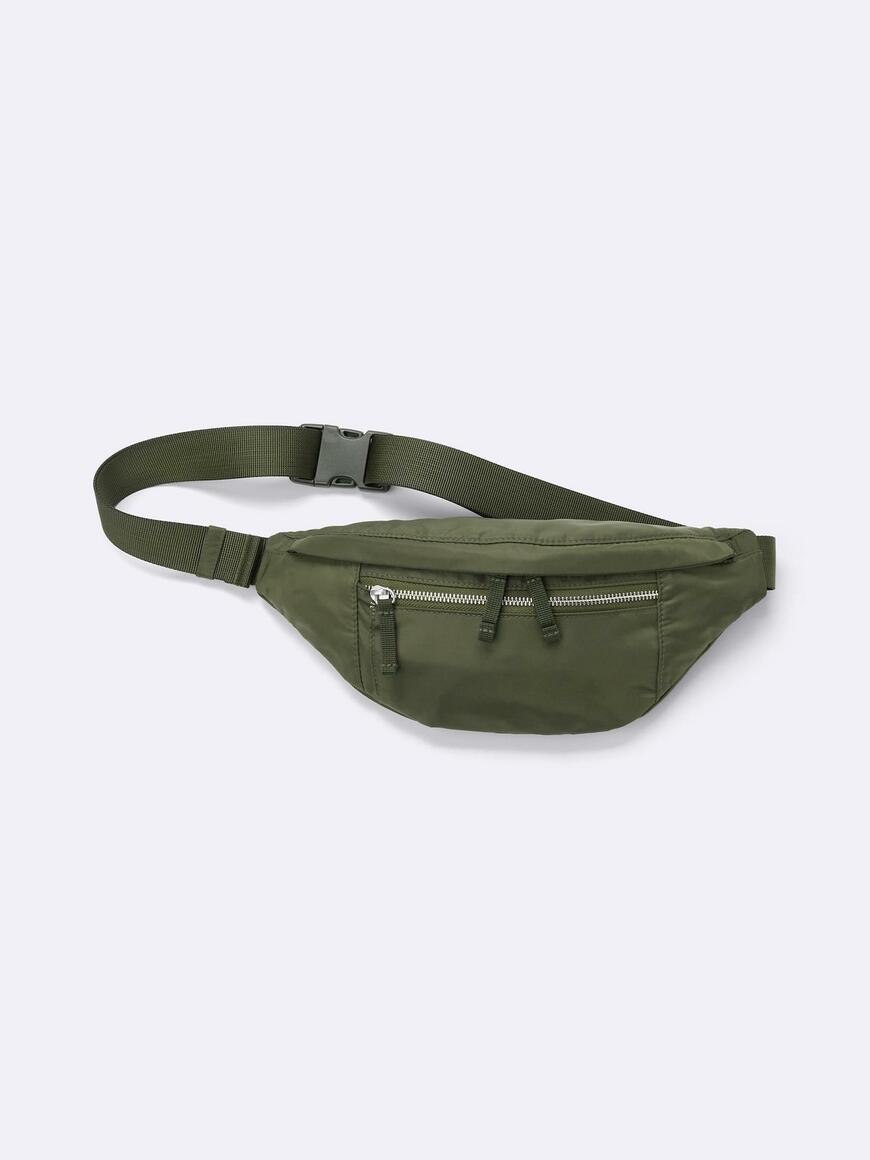出所：GU公式 ナイロンツイルベルトバッグ+E