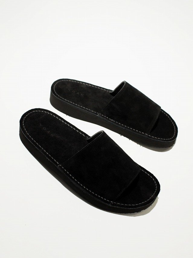 YOAK - OLIVER レザーサンダル ¥21,600（税込）