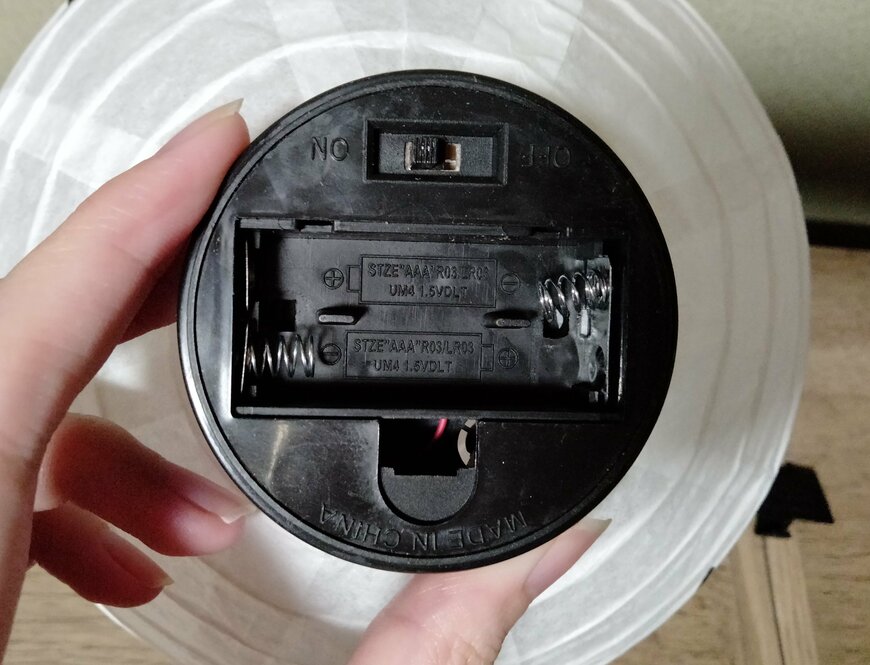 筆者撮影（ダイソー、ハロウィン提灯）