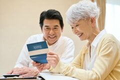 65歳以上の単身世帯は平均で「毎月2万9980円の赤字」年金が月6万円台なら20年で2392万円必要なケースも。FAが教える資産寿命の決め方