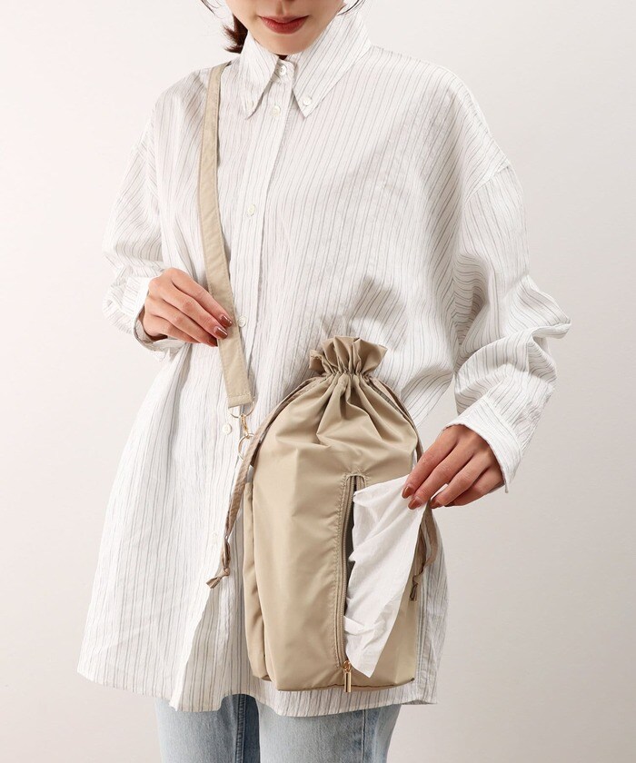 ショルダー部分は長さ調整や取り外しも可能