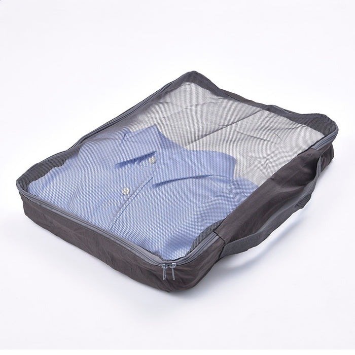 出所：ダイソー公式　ソフトナイロントラベル収納ケース（GY）