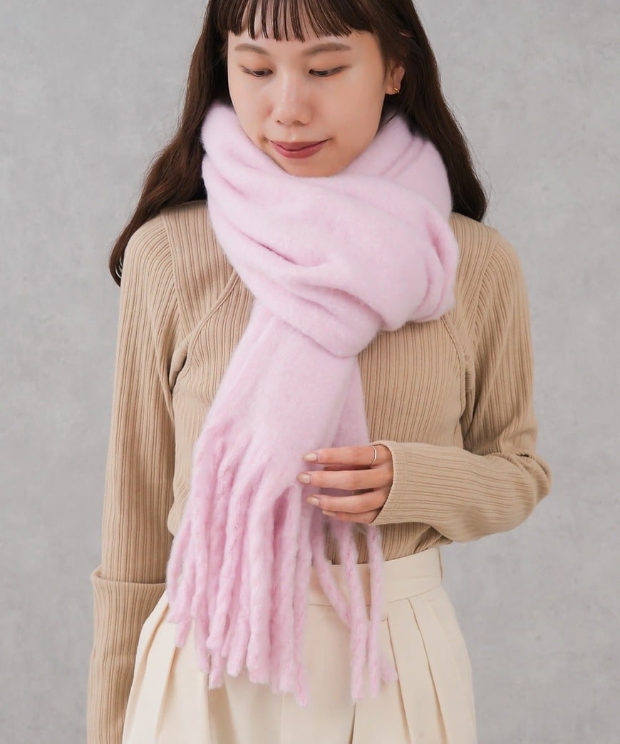 出所：3COINS公式　ボリュームマフラー