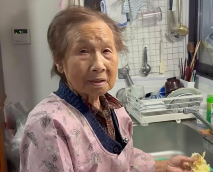 【94歳の長寿飯】おばあちゃんが丁寧に作る"豚丼"がおいしそう！マヨたっぷりの食欲をそそるビジュアルに「尊敬しかありません」の声