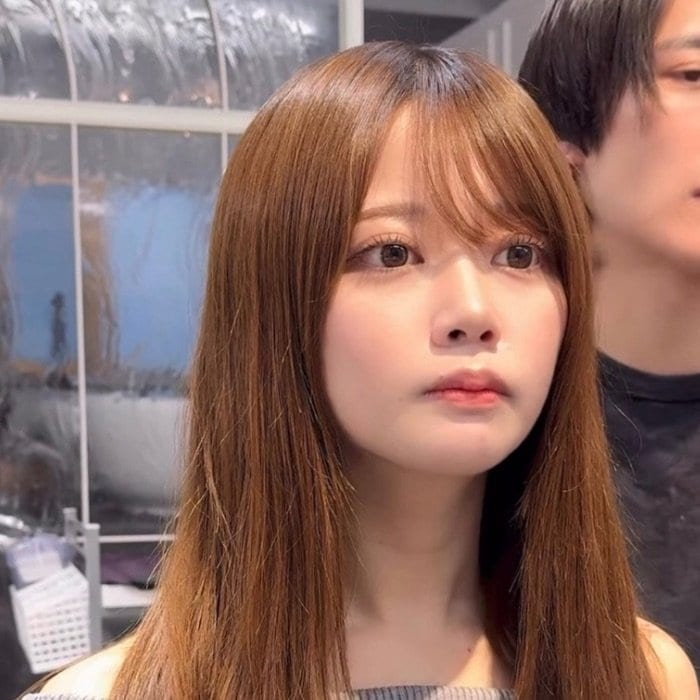 「前髪を結構切って欲しい」女性→顔周りカットと暗めブラウンカラーで“大人かわいいスタイル”にチェンジ！