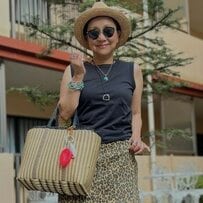 【64歳マダム】ヒョウ柄なのに上品に見える…スタイリッシュな2種の大人コーデが素敵！