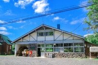 駅のホームでまさかのバーベキュー！？列車を見ながら楽しむ非日常体験に「たまらない」「素敵」と反響