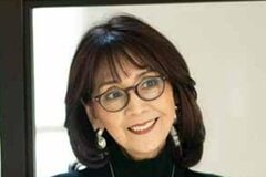 78歳 柏木由紀子 大人の「グリーン」着こなし術。チョコブラウンの配色とスカーフを活用した上級者コーデ「難しい色なのに」「すごくオシャレ」と反響