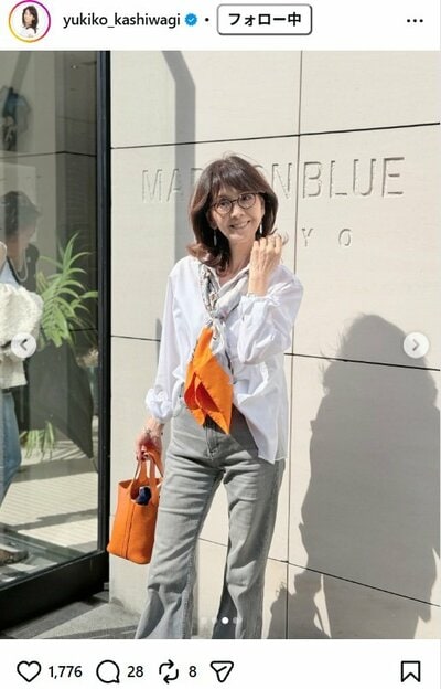 柏木由紀子のInstagram投稿（秋支度コーデ・カット4）