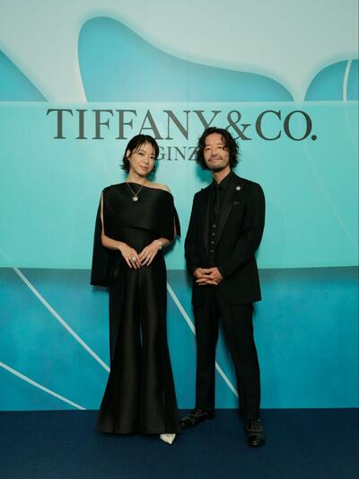 「ティファニー 銀座」のセレモニーに登壇した上野樹里&和田唱夫妻