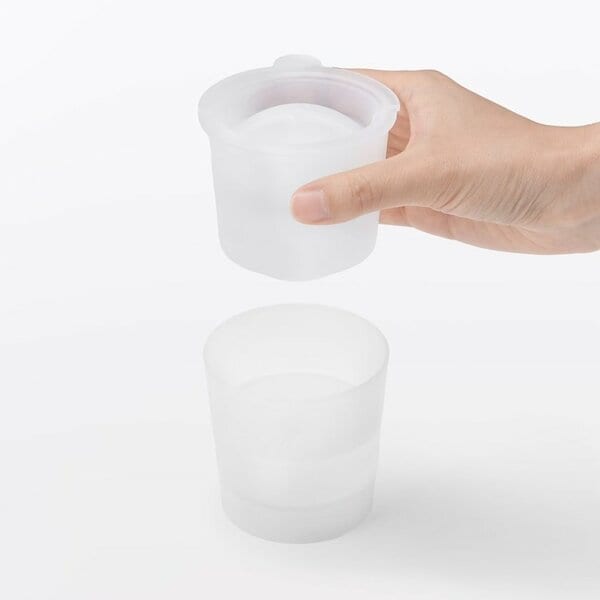 水を注いで容器をそっと入れてあげるだけ