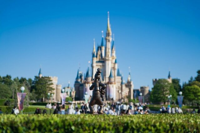 【高PER銘柄・速報】オリエンタルランドの株価は+2.9高。長期低迷の “底打ち” はいつ？（2025年7月17日・株式取引概況）