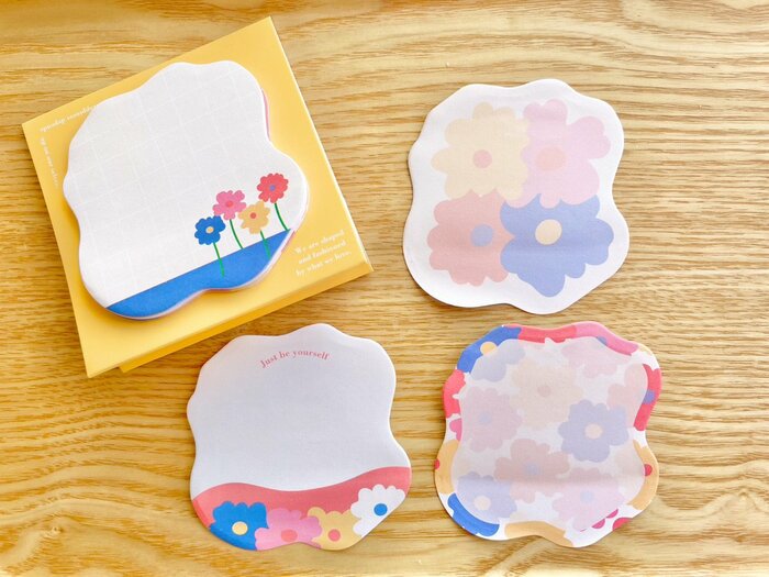 付箋は、4種類のデザインが各10枚の40枚入り