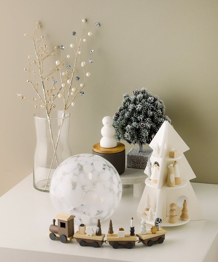 卓上サイズなので玄関やテレビボードなど様々な場所に飾れます