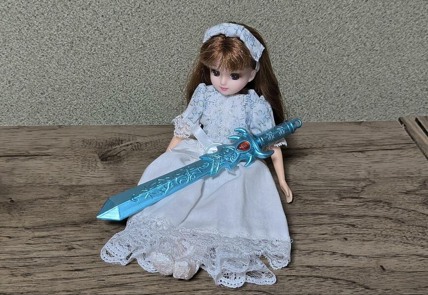 筆者撮影（セリア、ボールペン 剣 MA-1878）