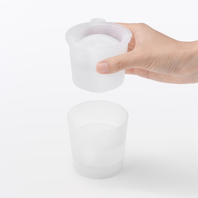 水を注いで容器をそっと入れてあげるだけ