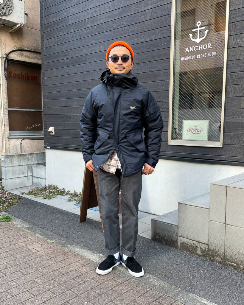 ニットキャップ、ブルゾン、ネルシャツ、スラックス / 全てROTAR