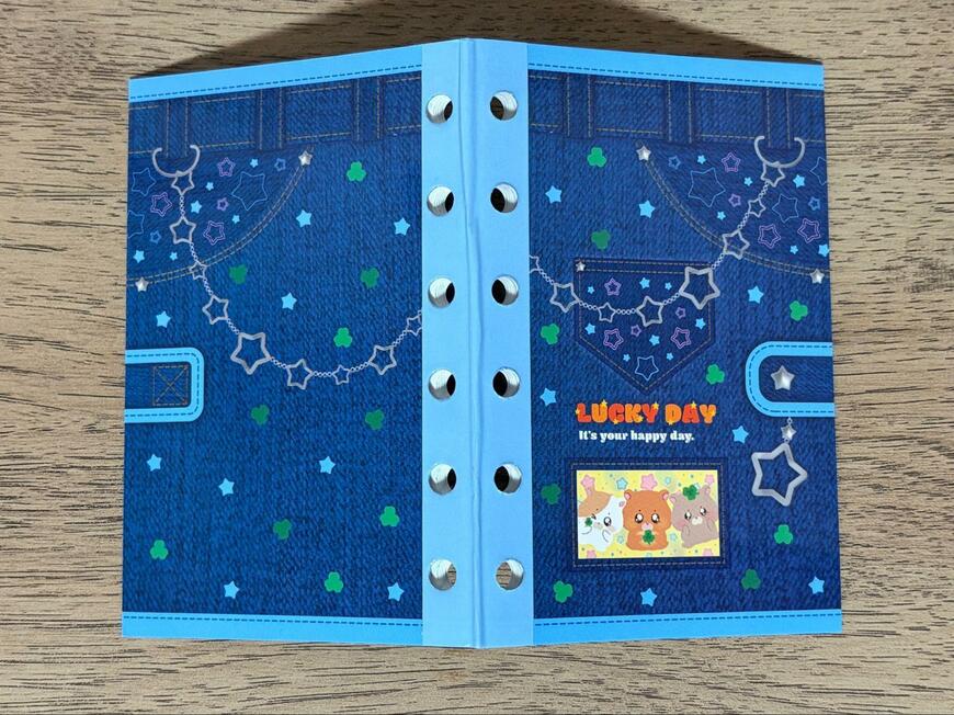 セリア、B7サイズ対応シール帳 24ページ 12.3cm×8cmの画像