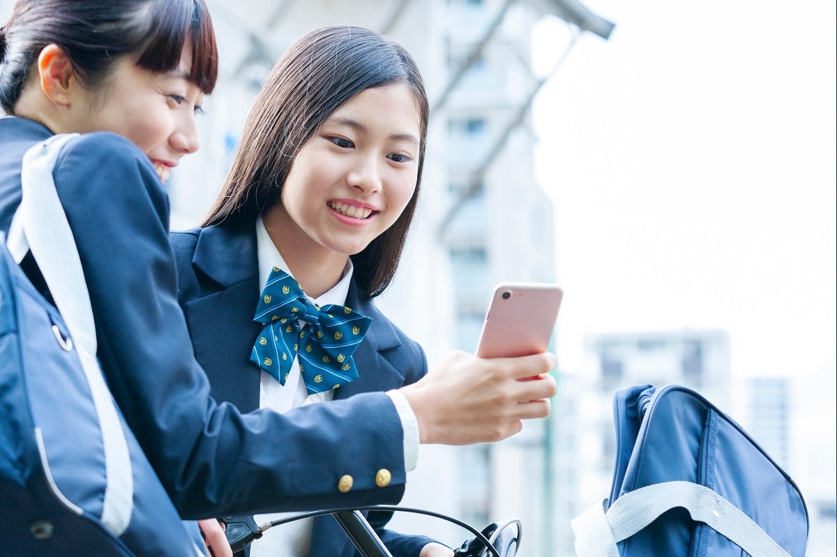 Snsで知り合った人と会う ことに抵抗がないの スマホ利用をめぐる親の不安 Limo くらしとお金の経済メディア