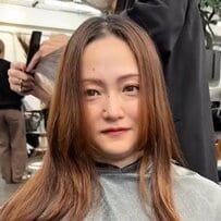 「息子の結婚式のため」に素敵になりたいマダム→顔まわりレイヤーで大胆イメチェンした姿が素敵